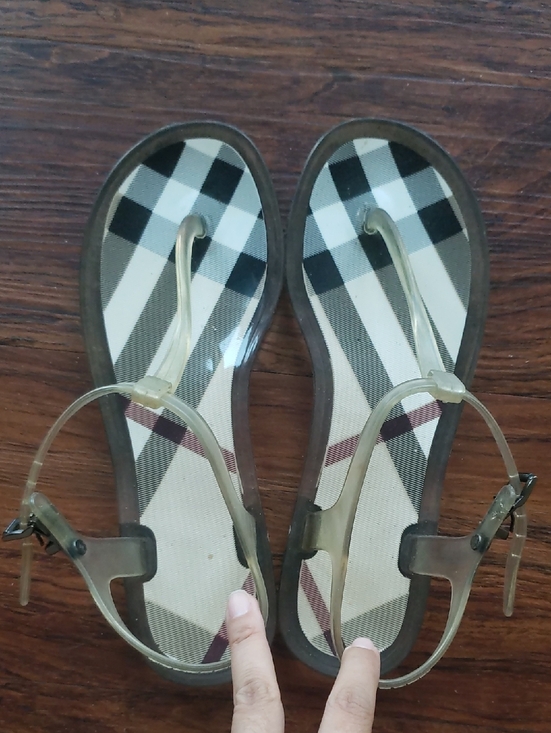 Burberry Shoes - Burberry Jelly Thong Sandal Size 39 Vintage Plaid Sole Designer Streetwear